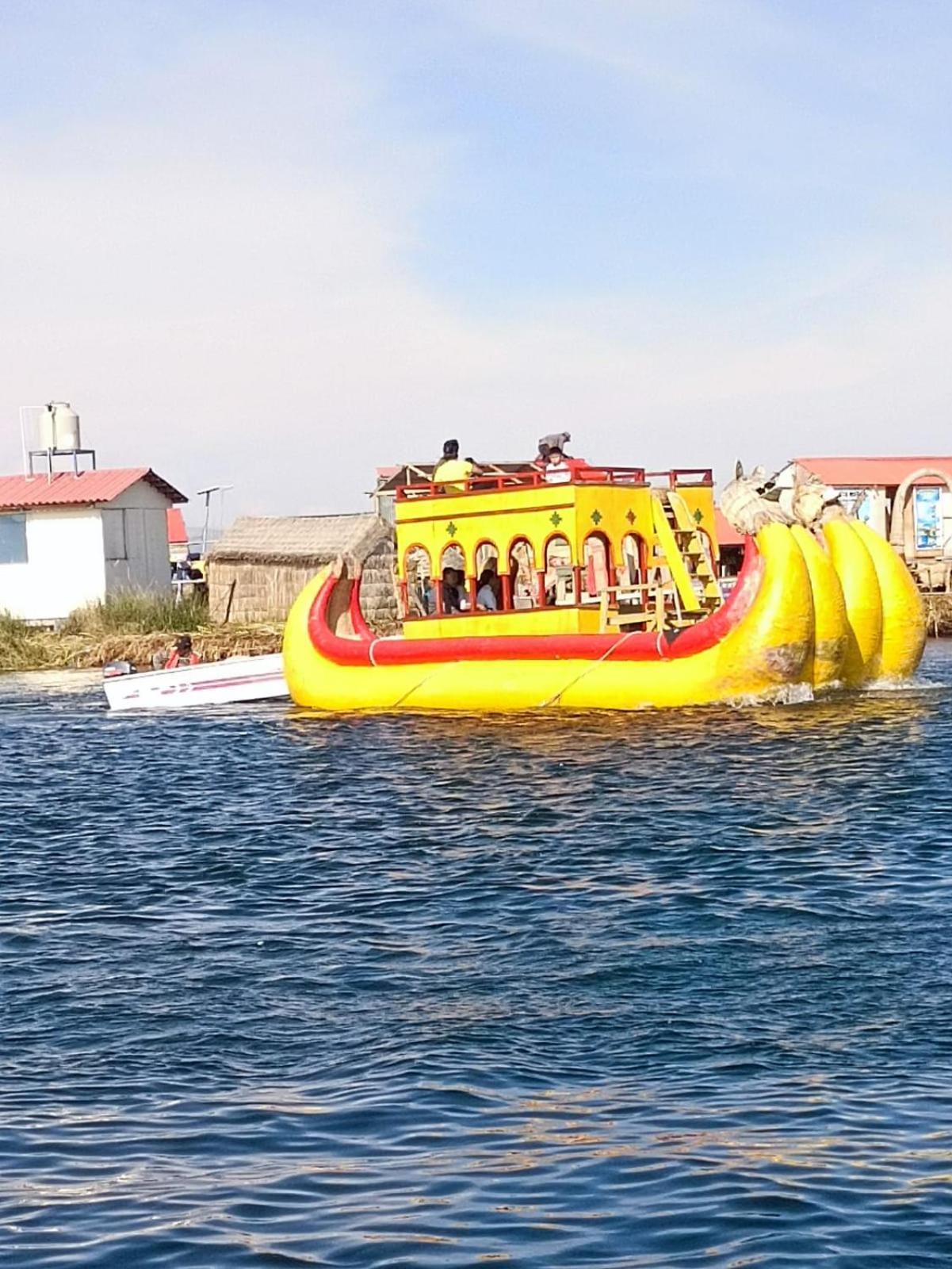 Hostal Vista Al Lago Titicaca ปูโน ภายนอก รูปภาพ