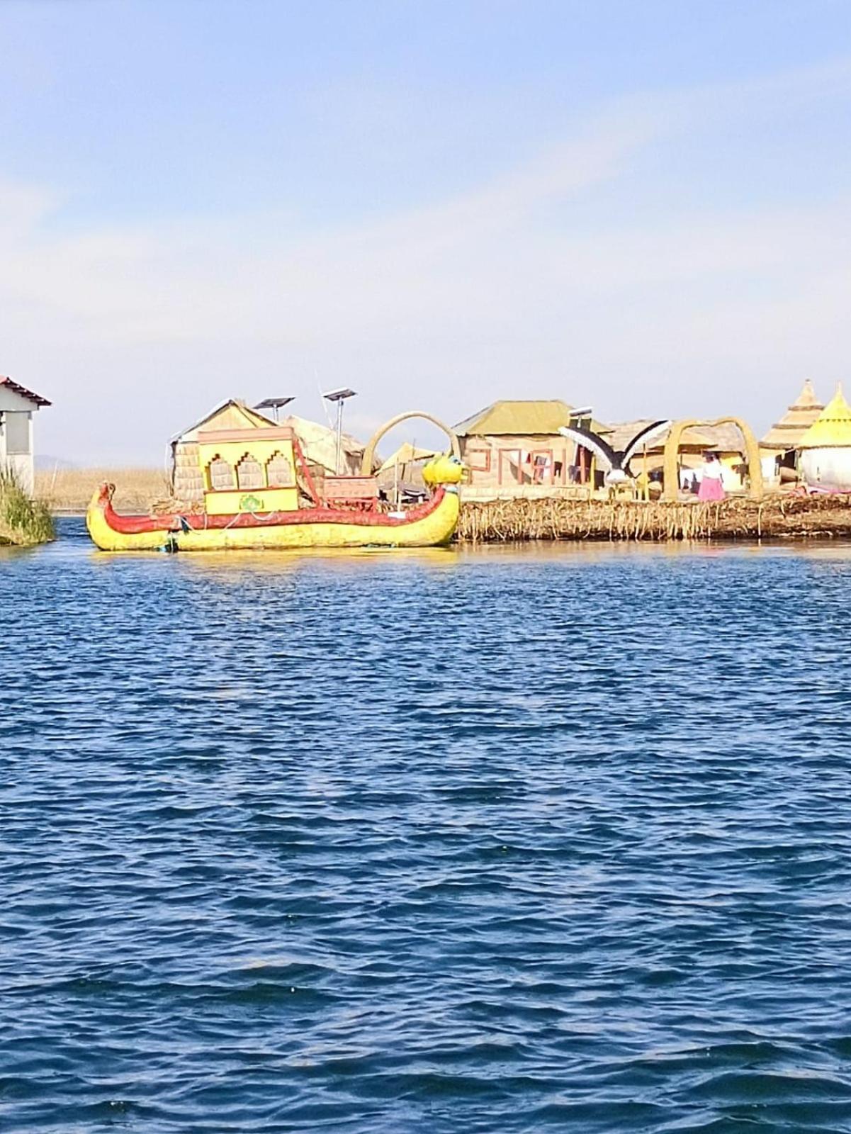 Hostal Vista Al Lago Titicaca ปูโน ภายนอก รูปภาพ