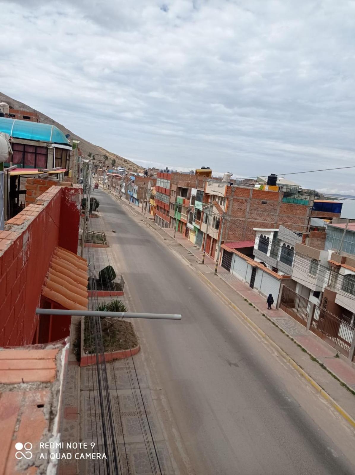 Hostal Vista Al Lago Titicaca ปูโน ภายนอก รูปภาพ