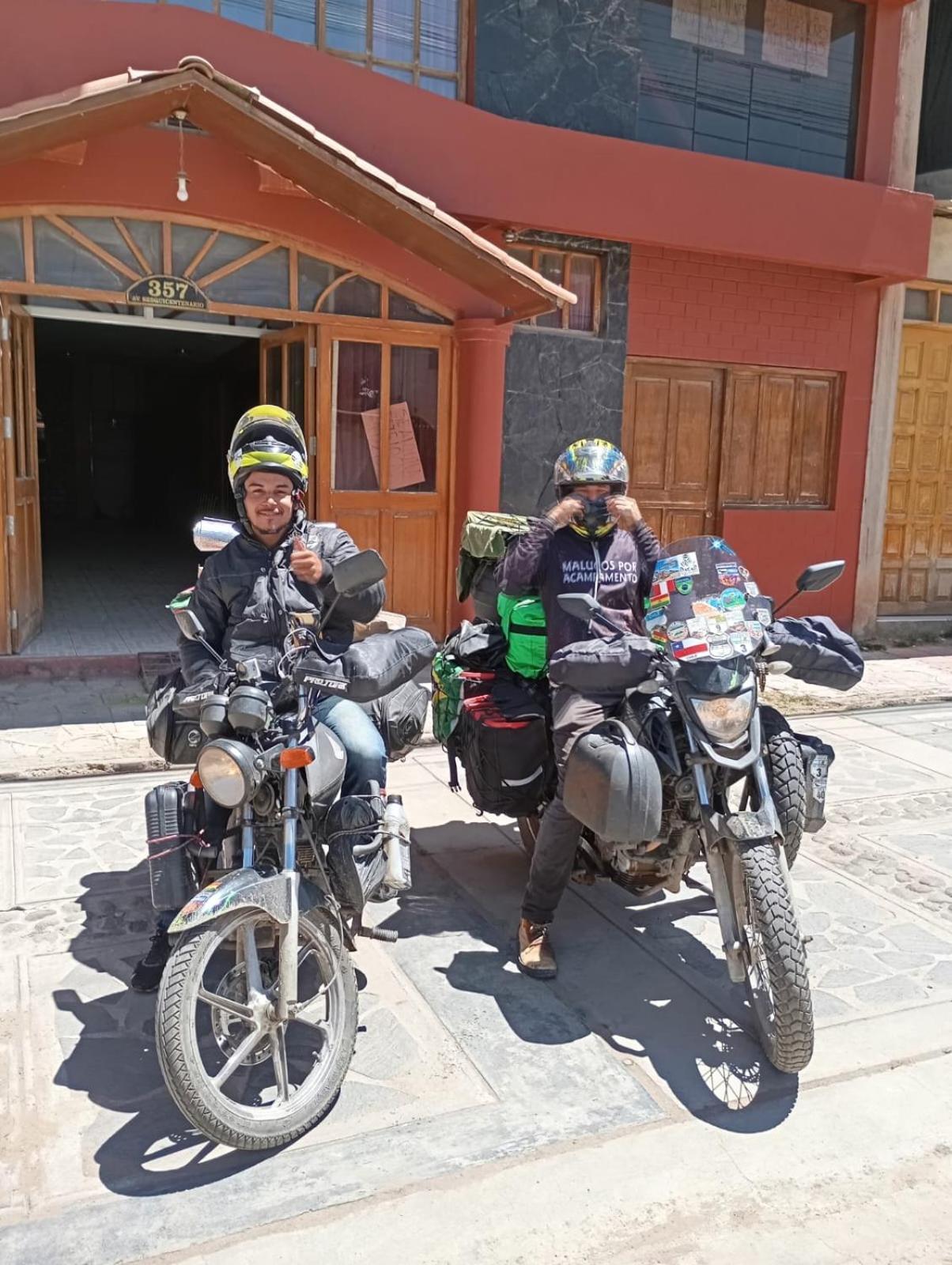 Hostal Vista Al Lago Titicaca ปูโน ภายนอก รูปภาพ