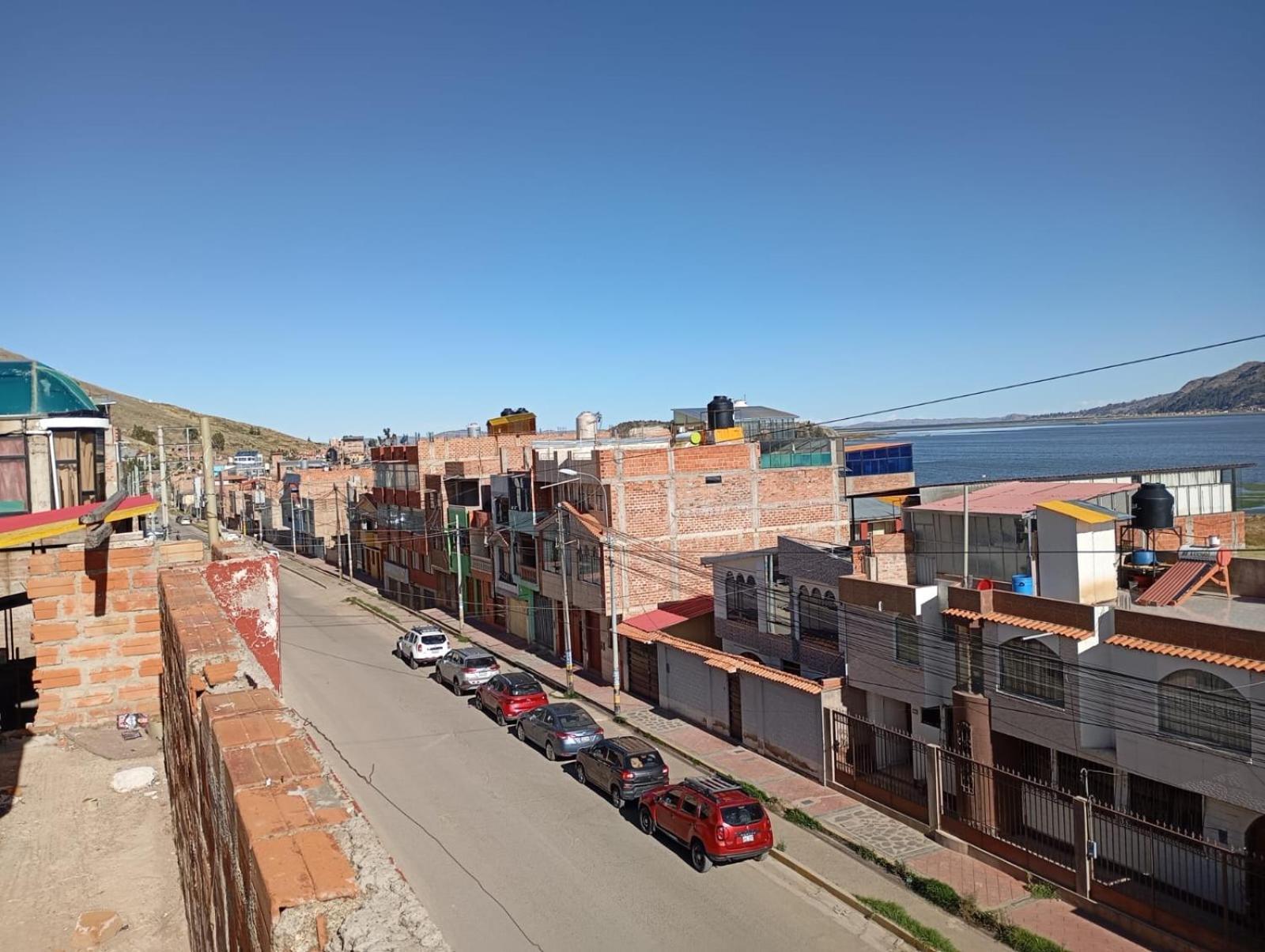 Hostal Vista Al Lago Titicaca ปูโน ภายนอก รูปภาพ