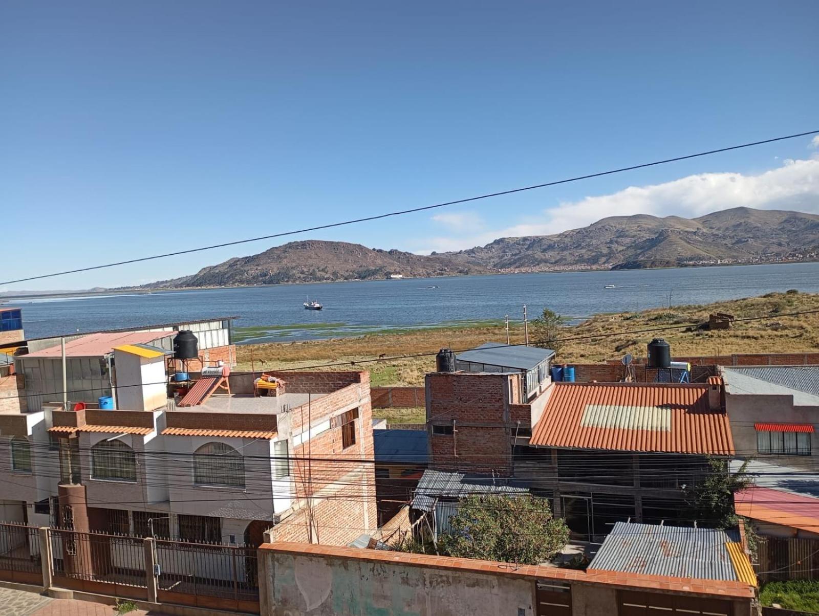 Hostal Vista Al Lago Titicaca ปูโน ภายนอก รูปภาพ